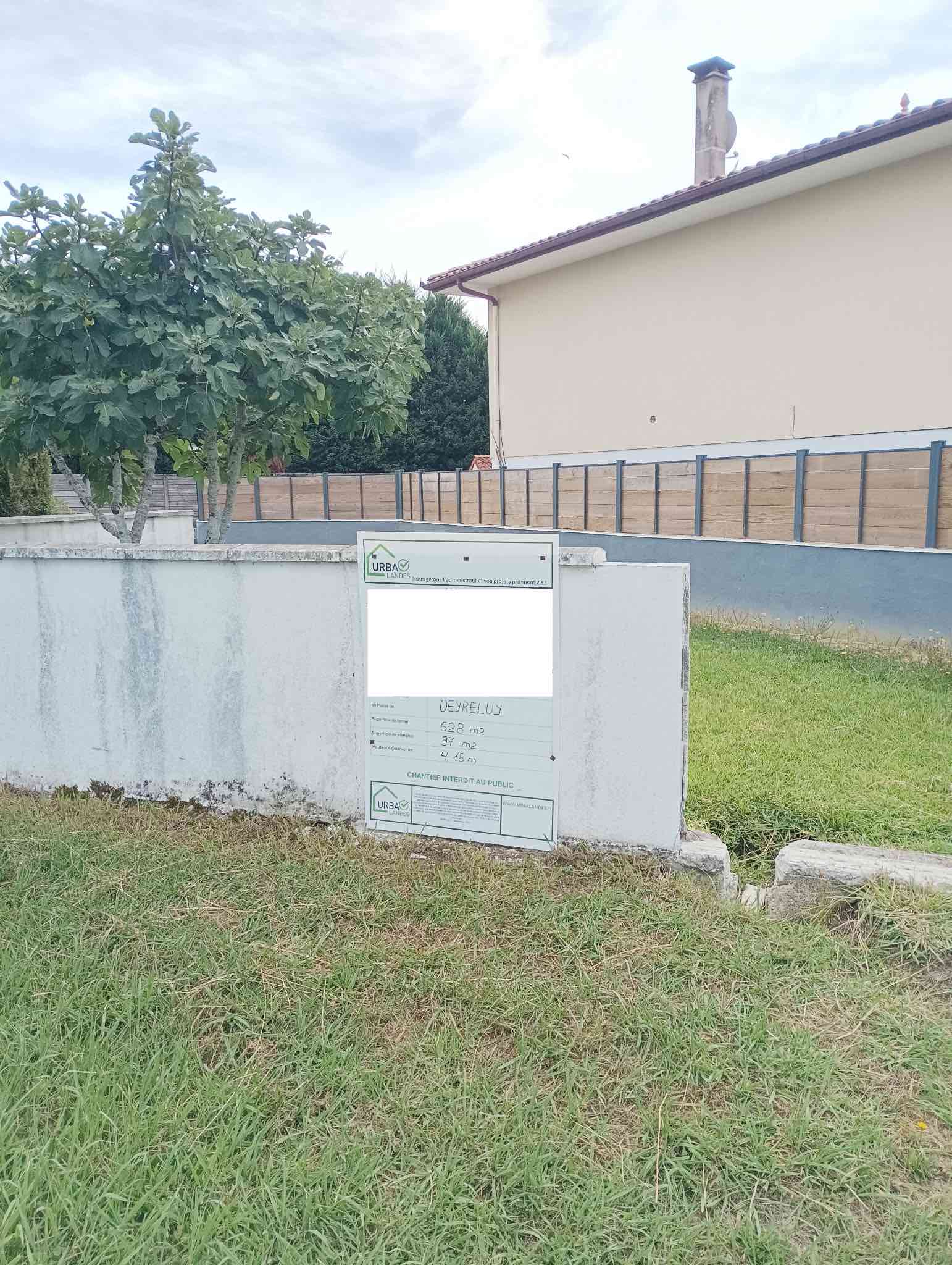 Panneau de chantier permis de construire maison neuve Oeyreluy Landes — Urbalandes